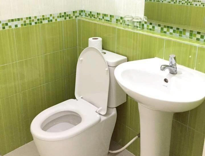 Bathroom 4, Bannthongsuk Bangsaen, Muang Chon Buri