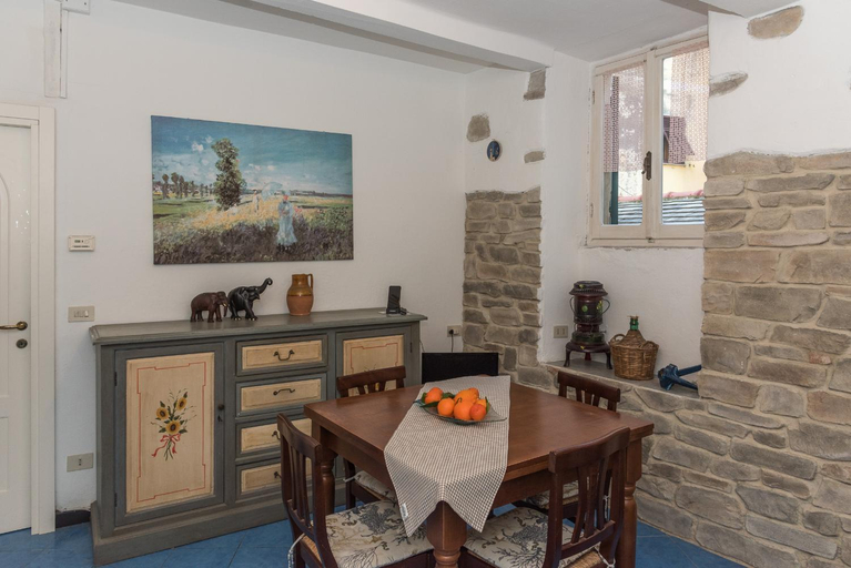 Dining Room 8