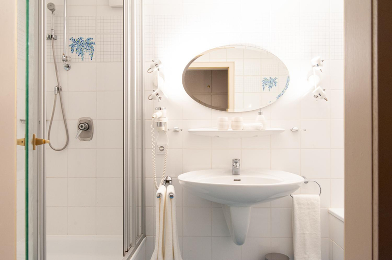Bathroom 4, Forellenhof Wald- und Wiesenquartier, Siegen-Wittgenstein