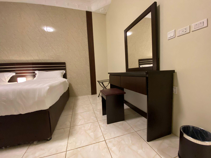 Bedroom 2, Valley Residence Family Suite