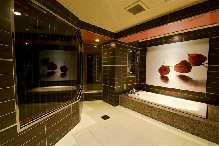 Others 4, HOTEL CHANT - Adults Only, Sakai