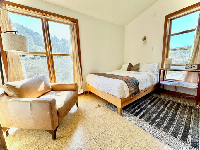 Bedroom 3, Limantour Lodge, Marin