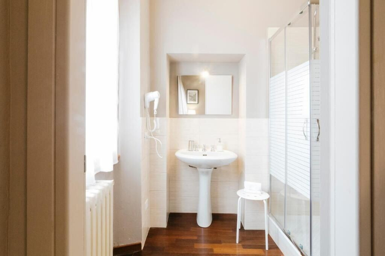 Bathroom 5, Residenza Ognissanti, Florence