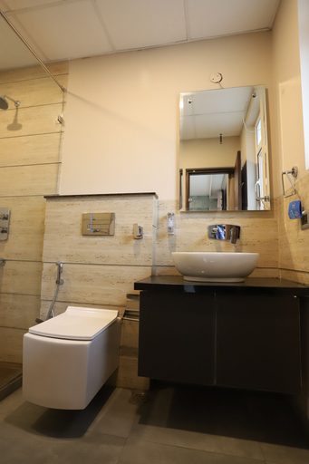 Bathroom 3, Juniper Whisper, Shimla