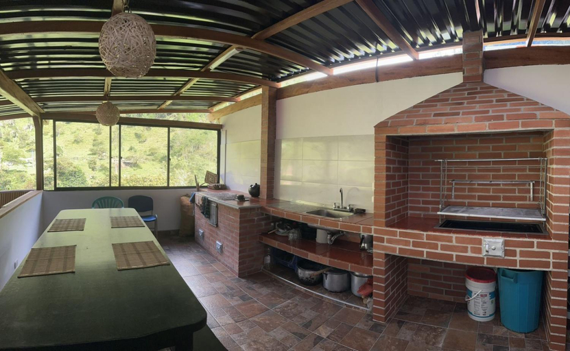Kitchen 3, Casa El Cedral Hospedaje, Ibagué