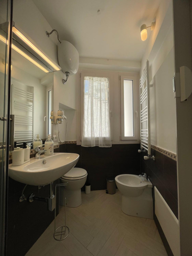Bathroom 5, Pollina Suites & Apartments, Palermo
