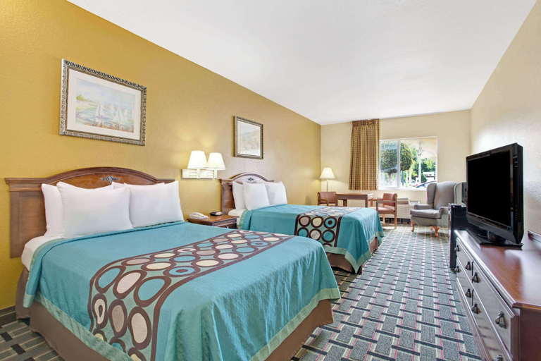 Bedroom 3, Super 8 by Wyndham Daytona Beach, Volusia