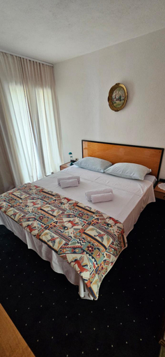 Others 3, Pansion 8 ferala, Novigrad