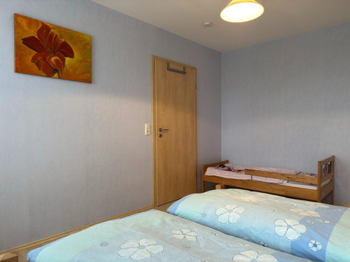 Room 3, Charmante Ferienwohnung mit Garten in Wiek, Vorpommern-Rügen