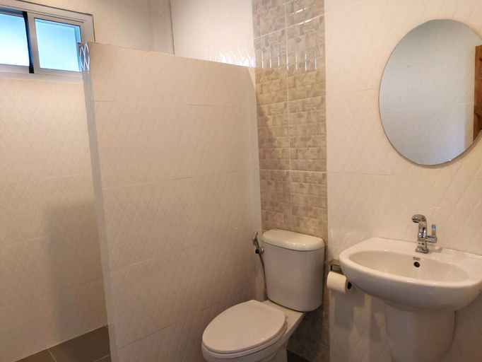 Bathroom 5, Chiang Khan Dwelling, Chiang Khan