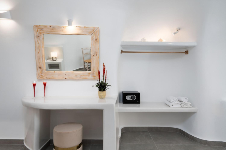 Others 3, NEW Yiota Collection 4 Suites & 4 Prive Jacuzzi, South Aegean