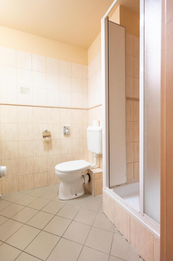 Bathroom 3, Hotel Estella Superior, Eger
