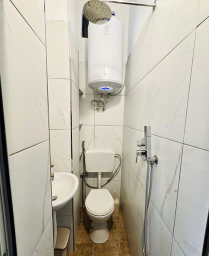 Others 5, Anina Guesthouse, Durrësit