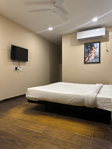 Bedroom 3, Hotel Shore I Faridabad, Faridabad