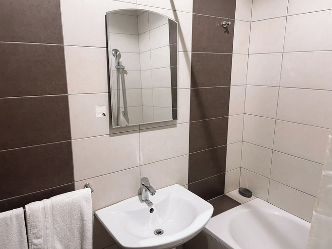 Bathroom 4, Beaufort Ridge, Accra