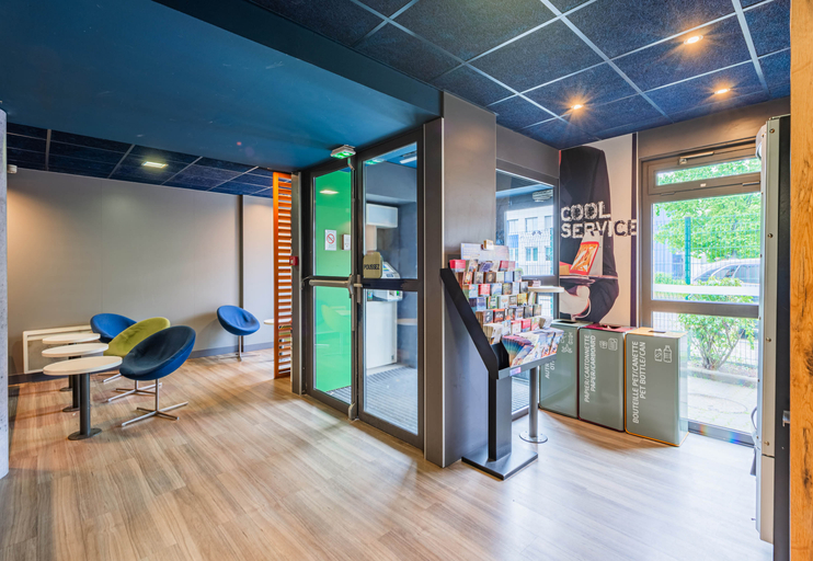 Public Area 2, B&B HOTEL Strasbourg Nord Schiltigheim, Bas-Rhin