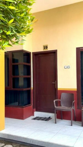 Exterior & Views 2, Sandi Guest House Syariah, Banyuwangi