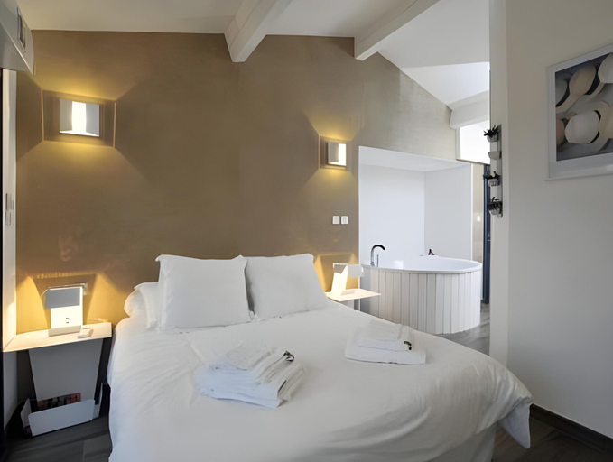Bedroom 12