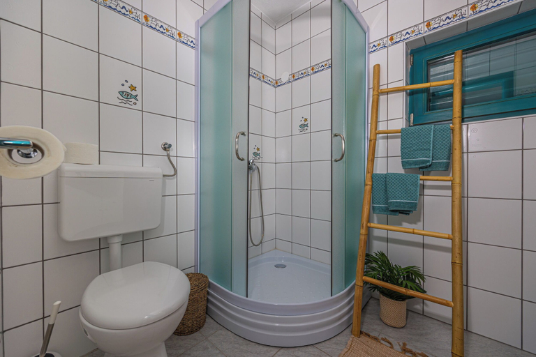 Bathroom 3, Villa Cikas Palmhouse, Crikvenica