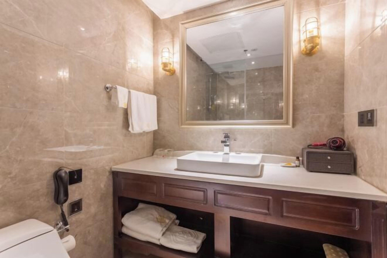 Bathroom 4, Century Plaza Qidu Hotel, Chuzhou