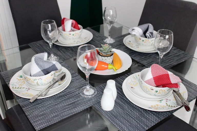 Food & Drinks 4, Juniper Apartment - 2 Bedrooms, London