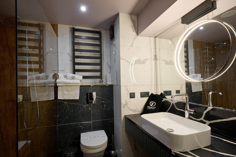 Bathroom 4, F&B Spa Resort (ex. Fomich Hotel), Nadvirnians'kyi