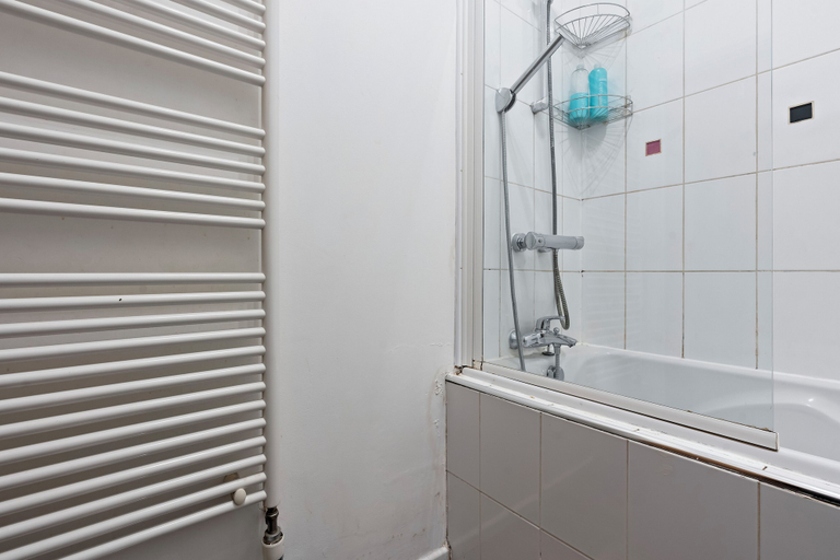 Bathroom 2, Luxe Stays Central Jewellery Quarter, Birmingham