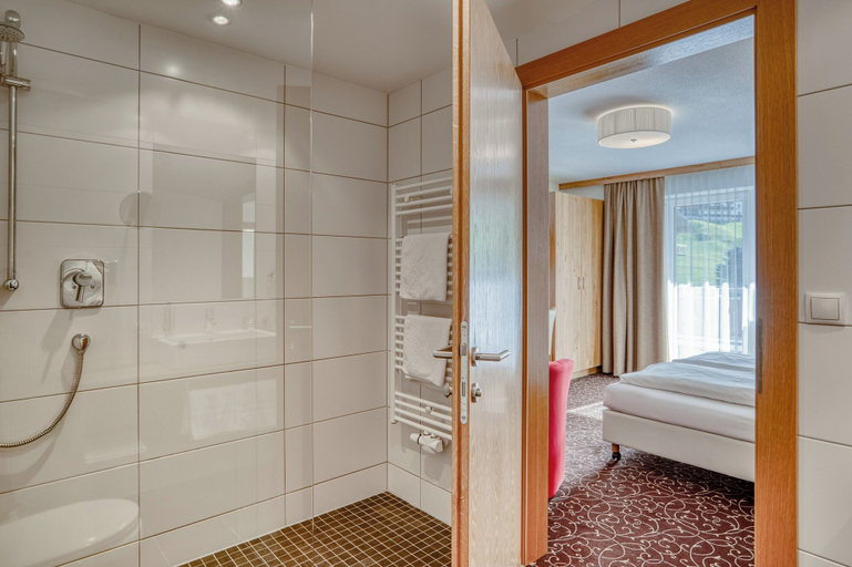 Bathroom 5, Hotel Erika, Landeck