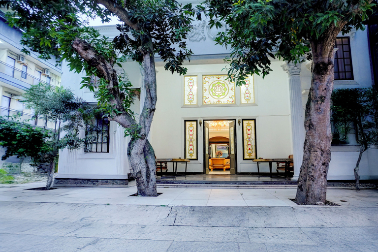 Exterior & Views 1, Capital O 94491 Family Homestay, Cirebon