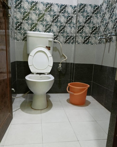 Bathroom 5, Sanskriti Paying Guest House, Varanasi