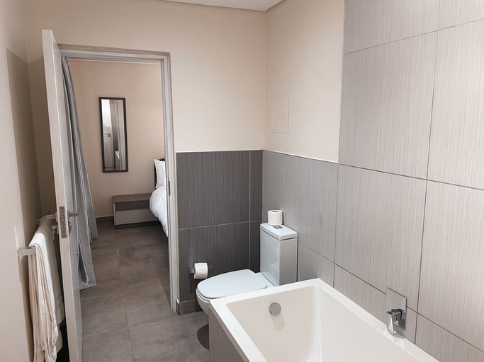Bathroom 3, Beaufort Ridge, Accra