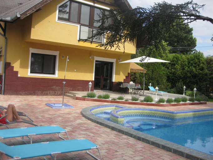 Others 5, Schieszl Apartments Zamardi 1, Siófok