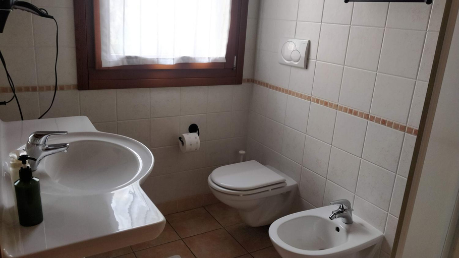 Bathroom 8