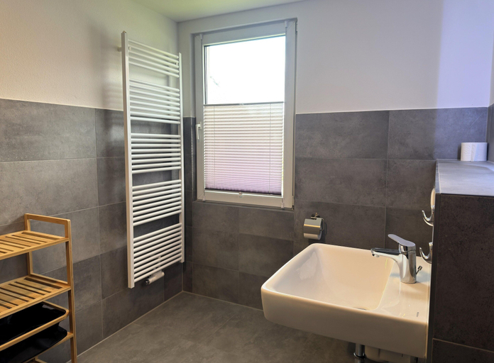 Bathroom 3, Ruhiges Ferienhaus in Zingst-urlaub Nahe am Strand, Vorpommern-Rügen