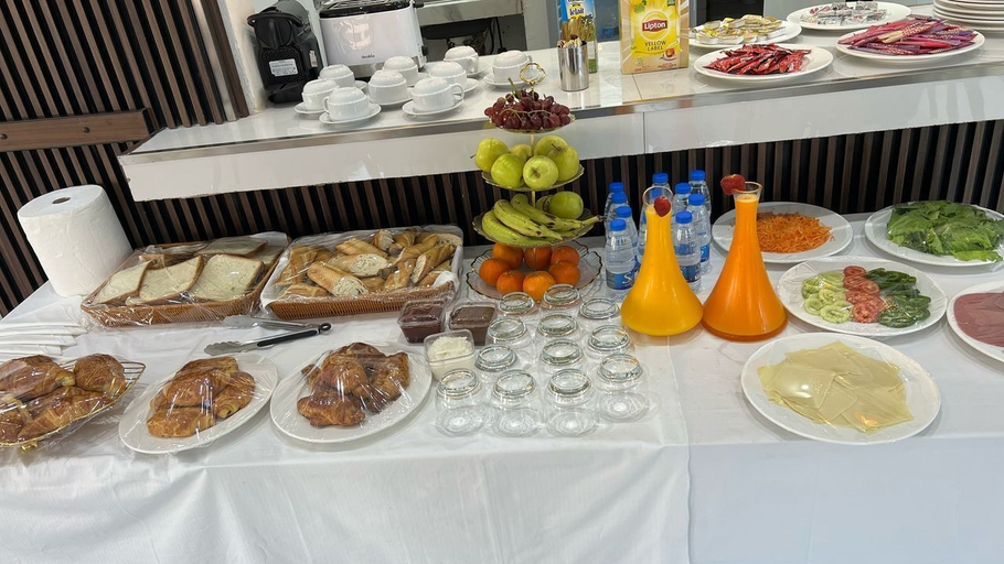 Food & Drinks 4, Bi hotel 1 Bi hotel 1, Dakar