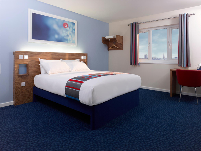 Bedroom 2, Travelodge Preston Central, Lancashire