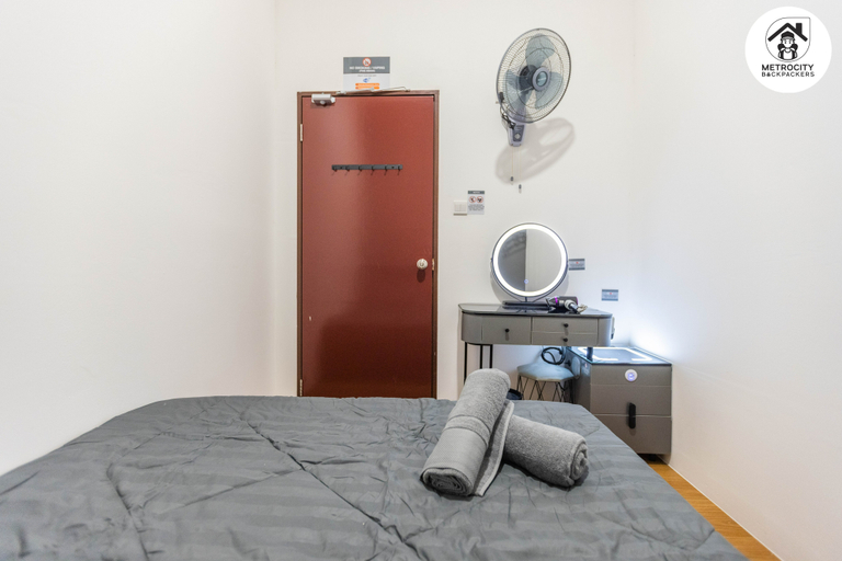 MetroCity Backpackers Room Type - Standard Queen Room