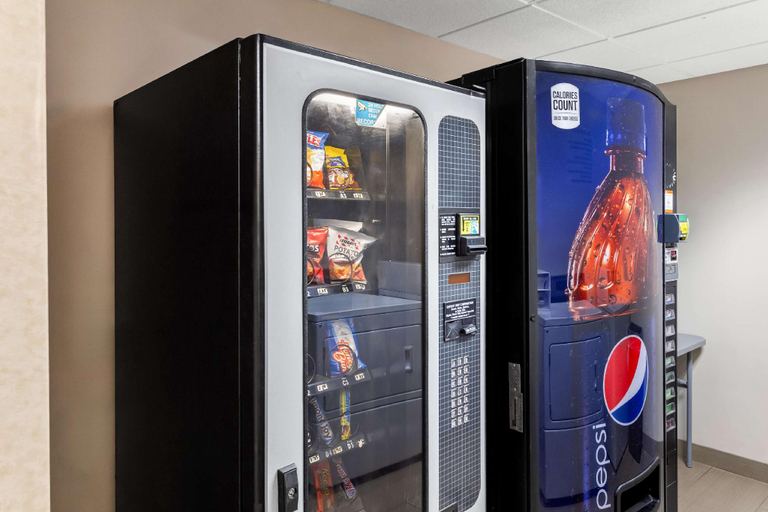 Food & Drinks 3, SureStay by Best Western Grayson, Carter