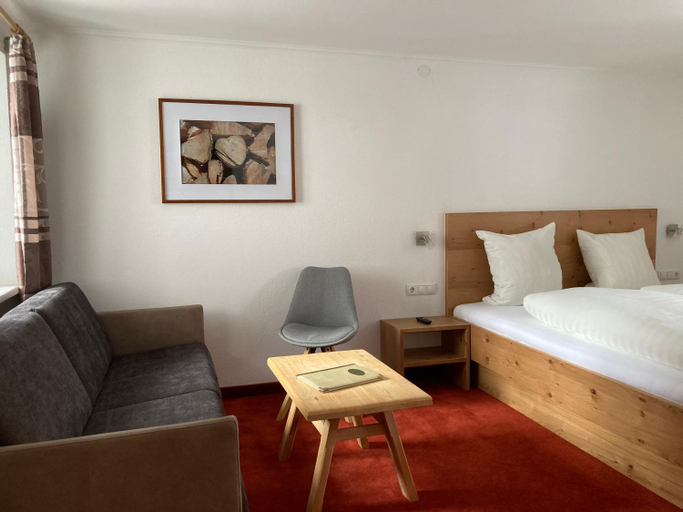 Bedroom 2, Apart - und Fruhstuckspension Jagerheim, Landeck