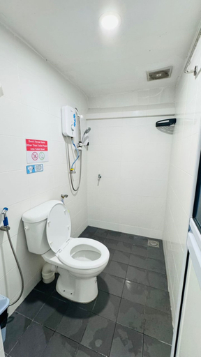 Bathroom 3, Swing & Pillows @ 87 Chulia St, Georgetown Penang, Penang Island