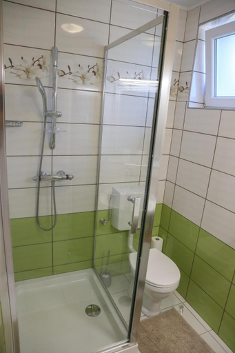 Shower 5, Molnar Apartment, Sárvár
