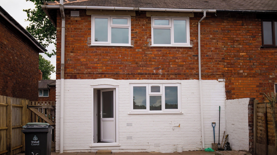 Exterior detail 4, House Sleeps 6 - Parking,garden,family&contractors, Walsall