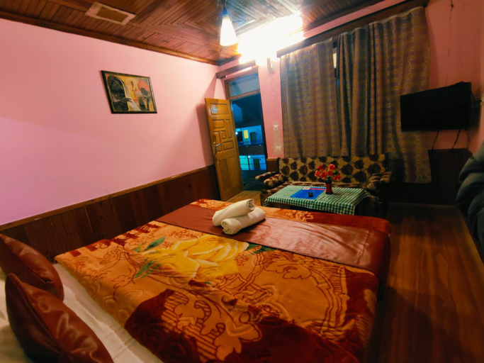 Bedroom 2, Hotel Chetna & Cottages, Kullu