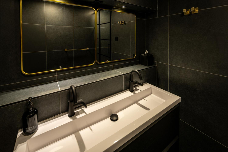 Bathroom 3, Square Boutique Hotel & Brasserie, Venray