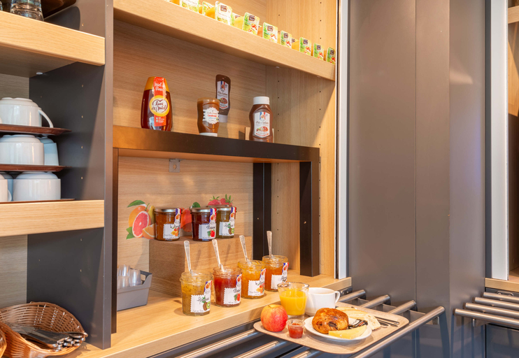 Food & Drinks 5, B&B Hotel Montpellier Vendargues, Hérault