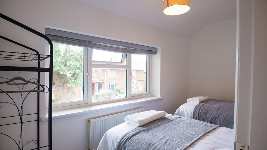 Room 3, House Sleeps 6 - Parking,garden,family&contractors, Walsall