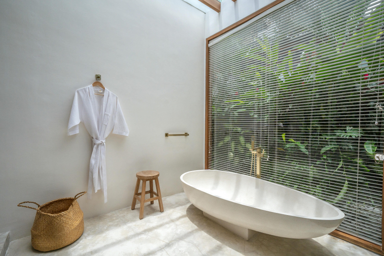 Bathroom 5, Villa Kayu Pererenan, Badung