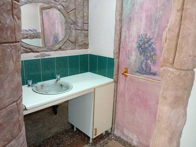 Bathroom 3, La'Mathil, City of Tshwane