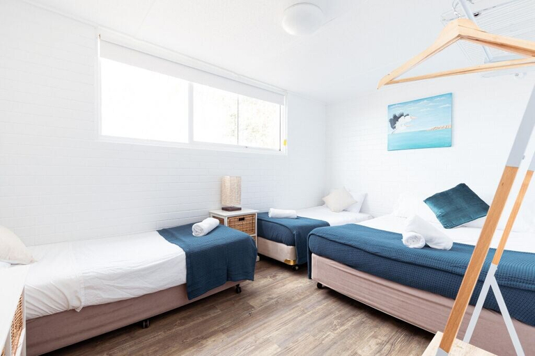 Bedroom 2, Shoalhaven Heads Hotel, Shoalhaven - Pt B
