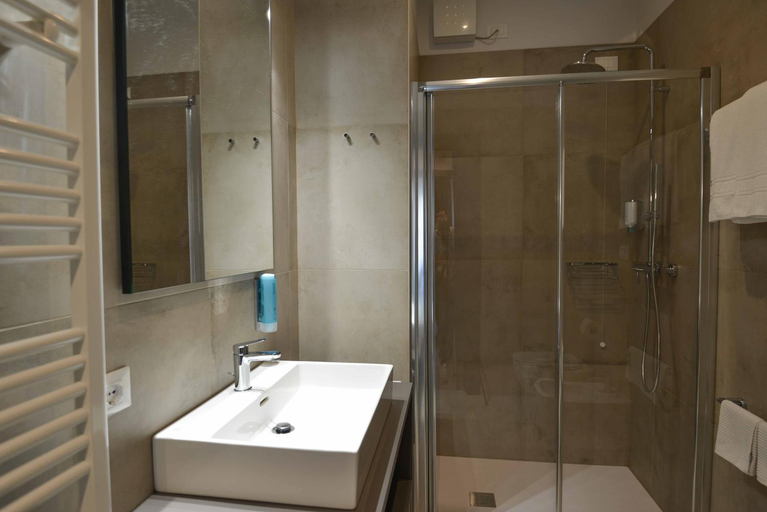 Bathroom 4, Residence Il Melograno, Brescia